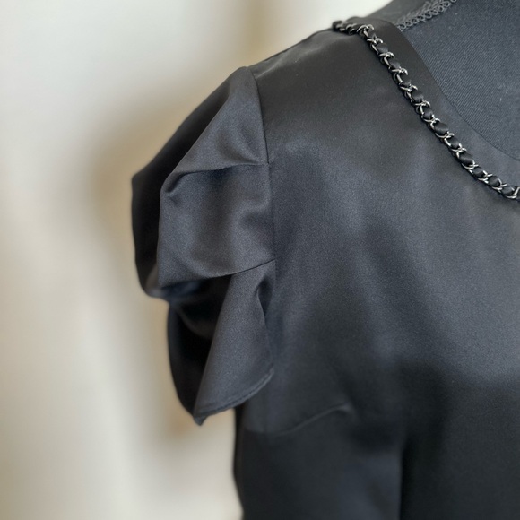 Un jour ailleurs Sz 12 Black Puff Short SleeveTop Beaded Cartier Neck. NWOT. - Picture 3 of 7